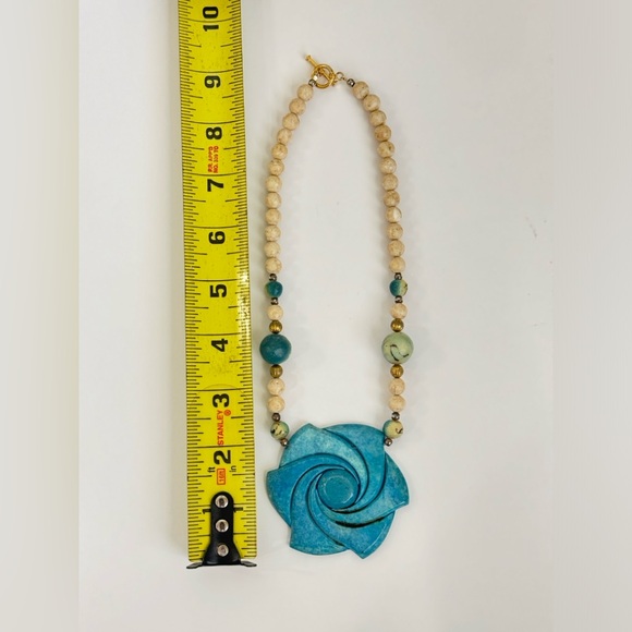 Vintage Flower Necklace - Picture 3 of 7